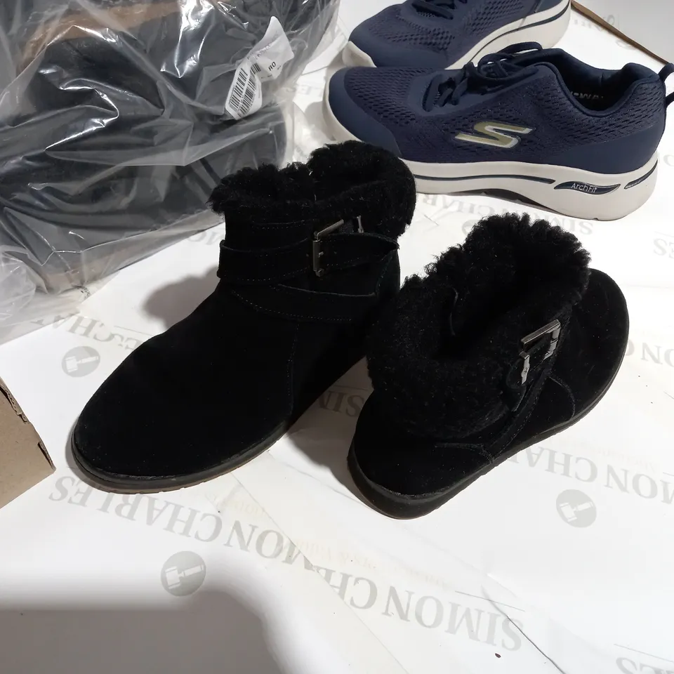 LOT OF APPROX 4 ASSORTED SHOES VARYING IN SIZE/STYLE/COLOUR