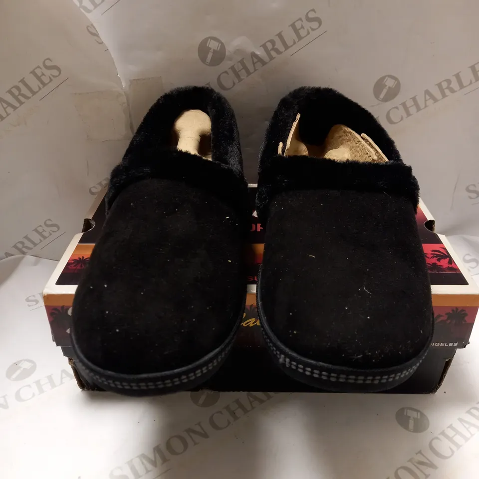 SKECHERS BLACK COSY TOASTY SLIPPERS - SIZE 8