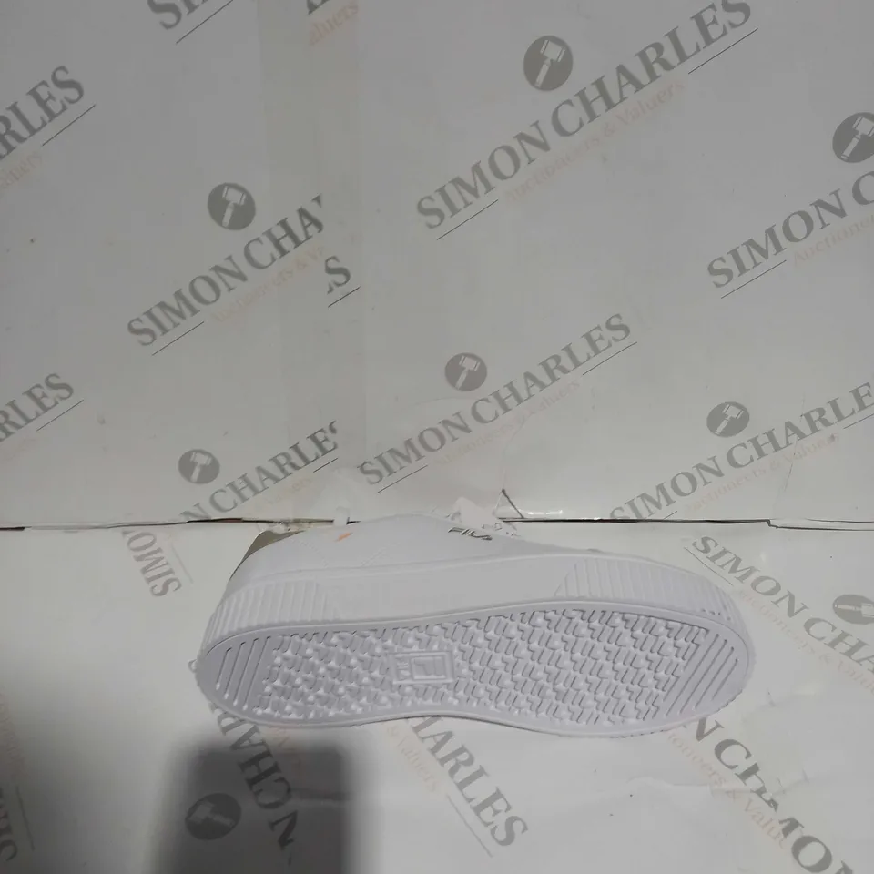 UNBOXED FILA WHITE AND BIEGE SIZE UK 5.5 