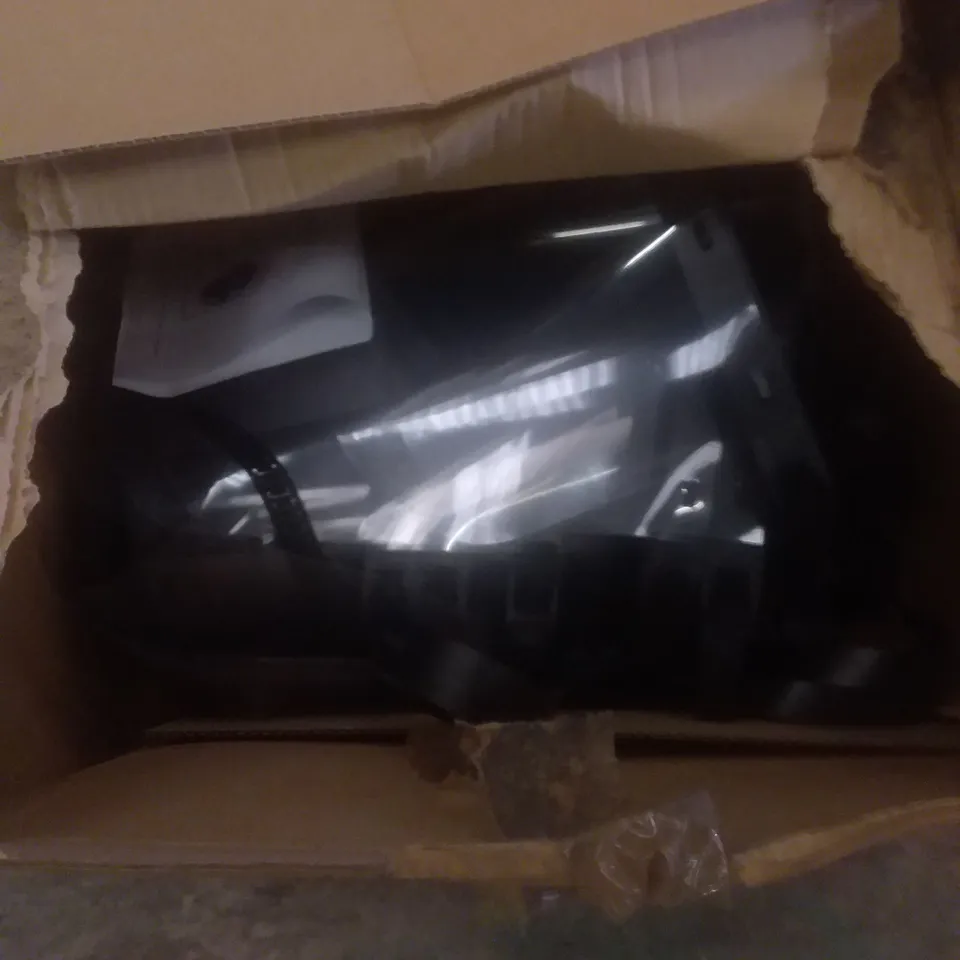 PALLET OF APPROXIMATELY 800 FACE MASK VISORS