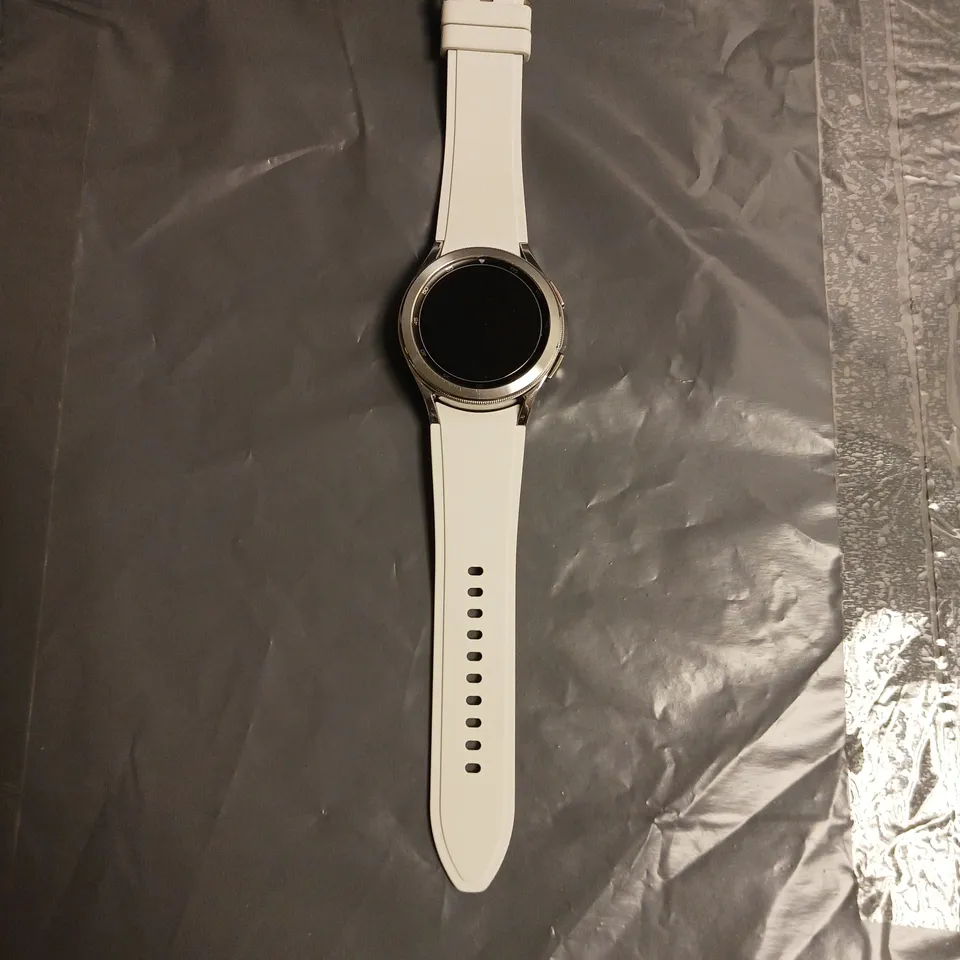 SAMSUNG GALAXY SMARTWATCH 20MM WHITE RUBBER STRAP ML-STD-810G
