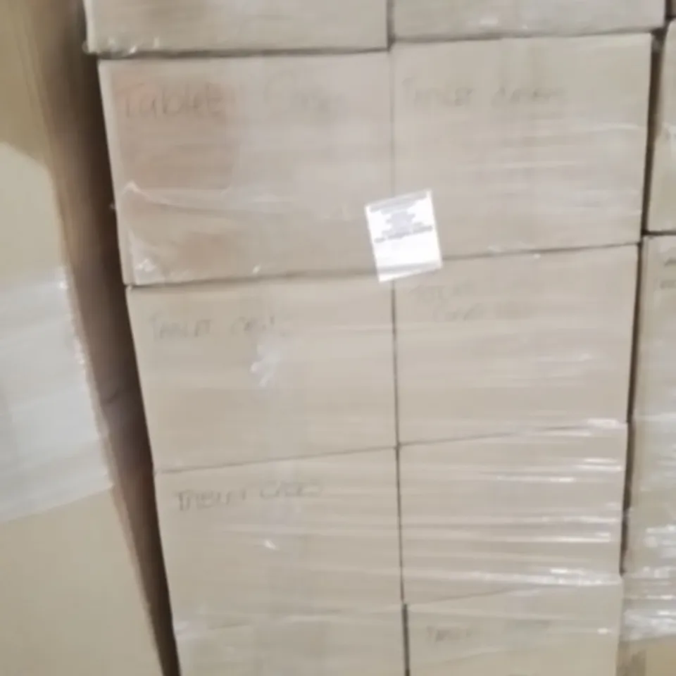 PALLET CONTAINING A LARGE QUANTITY OF TABLET CASES,SCREEN PROTECTORS