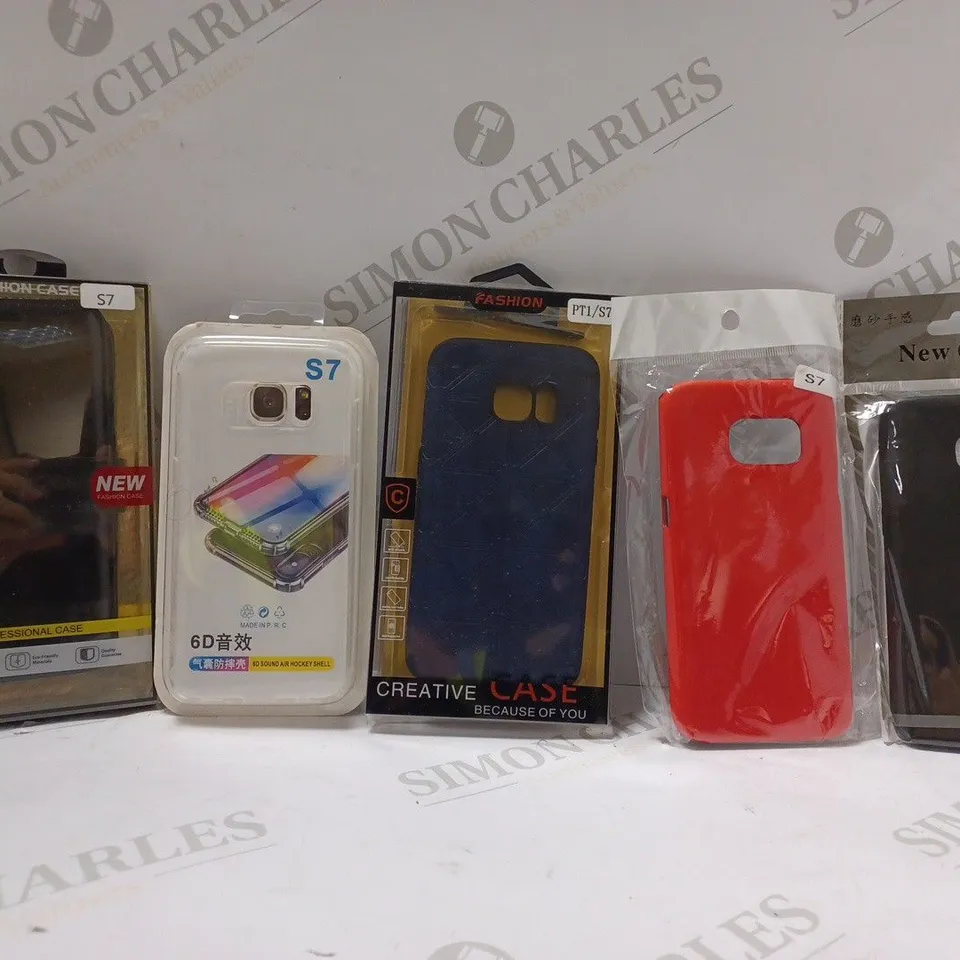 BOX OF APPROX 40 ASSORTED PHONE CASES TO INCLUDE - FASHION CASE IN BLACK - FASHION CREATIVE CASE IN NAVY - 6D SOUND AIR HOCKEY SHELL ECT
