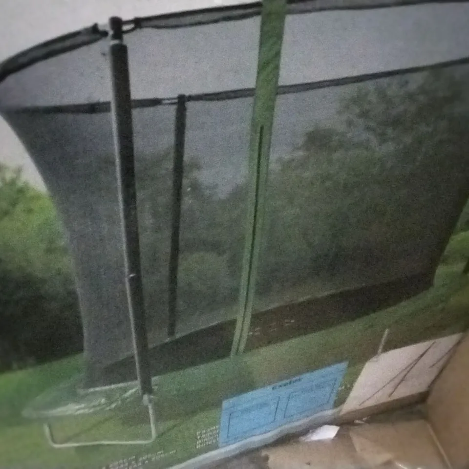 BOXED 8FT TRAMPOLINE AND ENCLOSURE 