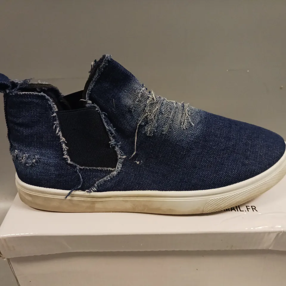 LOT OF 12 PAIRS OF W.S SHOES DENIM LOOK SHOES IN BLUE - VARIOUS SIZES