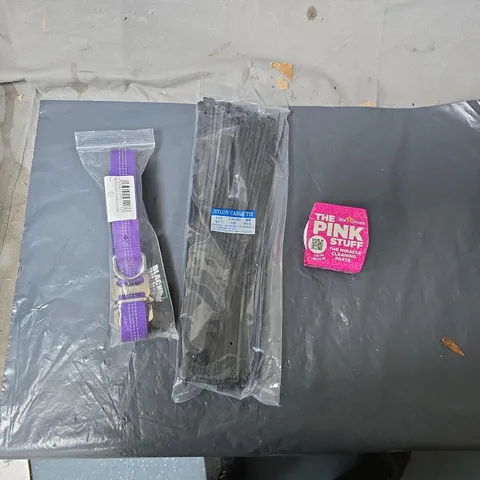 APPROXIMATELY 10 ASSORTED HOUSEHOLD ITEMS TO INCLUDE THE PINK STUFF, TIE WRAPS & BLACK RHINO PET COLLAR ETC