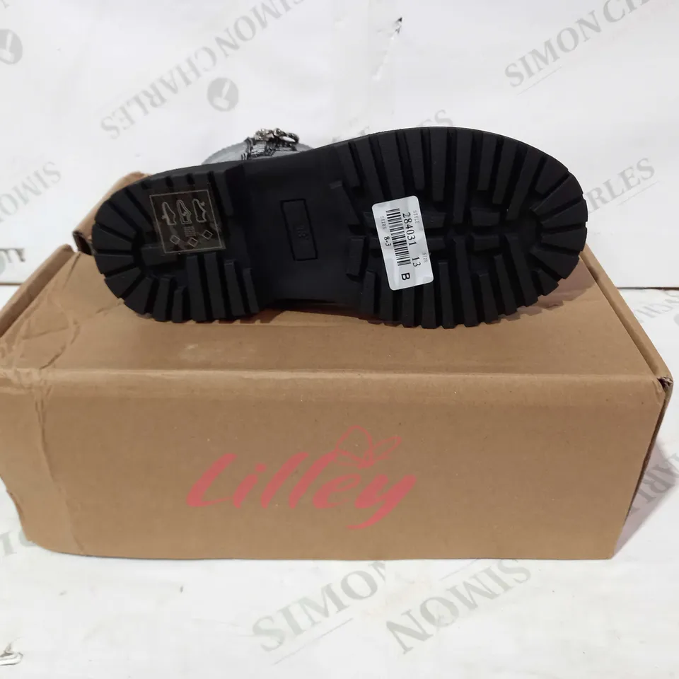 BOXED PAIR OF LILLEY MINNIE BOOTS IN BLACK W. GLITTER EFFECT UK SIZE CHILDREN'S 13