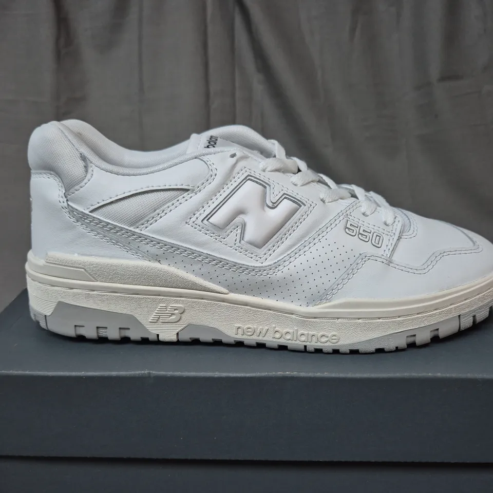 BOXED NEW BALANCE 550 IN WHITE & GREY - UK 9