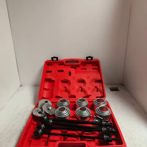 UNIVERSAL PRESS AND PULL SLEEVE KIT IN RED CASE