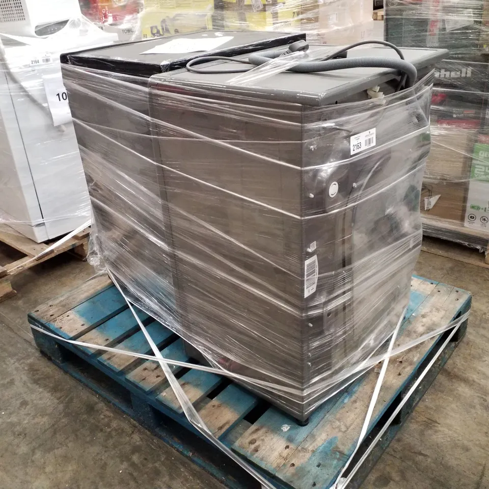 HOOVER FREESTANDING WASHING MACHINE AND RUSSELL HOBBS FREESTANDING WASHING MACHINE 8KG BLK - UNPROCESSED RAW RETURNS