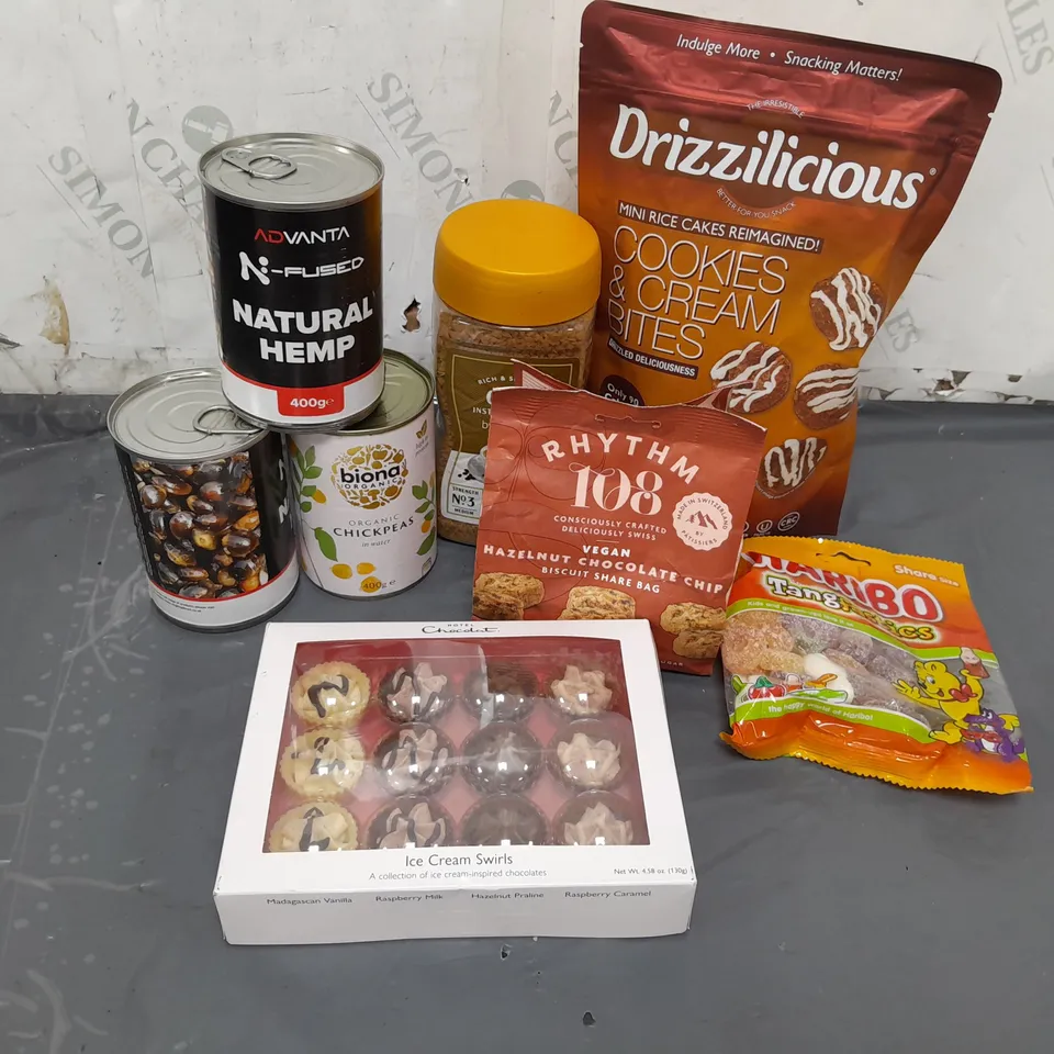 APPROXIMATELY 8 ASSORTED FOOD AND DRINK PRODUCTS TO INCLUDE HOTEL CHOCOLAT ICE CREAM SWIRLS, DRIZZILICIOUS COOKIES & CREAM BITES, BIONA ORGANIC CHICKPEAS 