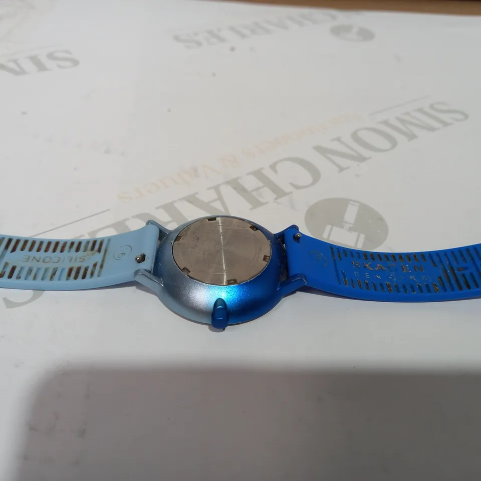SKAGEN DENMARK WRISTWATCH IN GRADIENT BLUE COLOUR