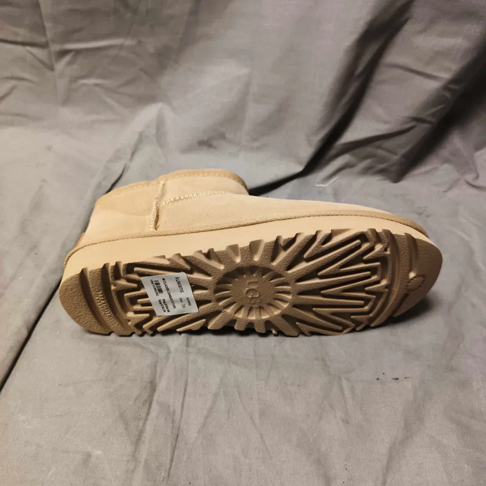 UGG KUWANS CLASSIC SLIP ON SHOES - 3