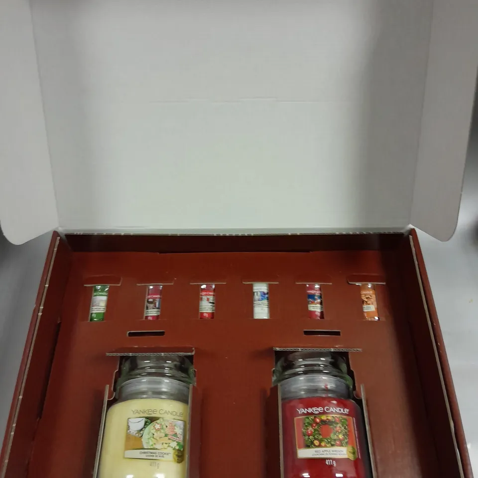 BOXED YANKEE CANDLE CHRISTMAS SCENTED CANDLE COLLECTION 