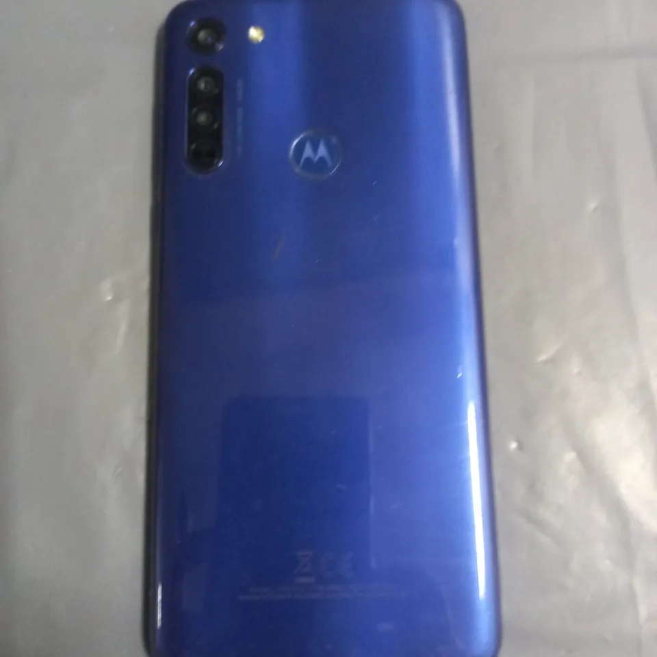 UNBOXED MOTOROLA XT2045-2 MOBILE PHONE IN BLUE 