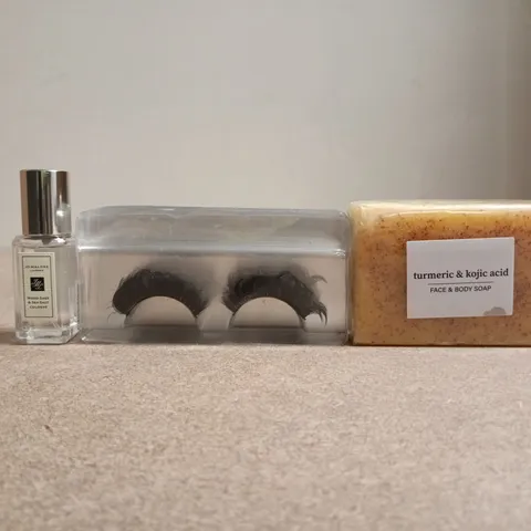 APPROXIMATELY 20 ASSORTED COSMETIC ITEMS TO INCLUDE FACE & BODY SOAP, JO MALONE, ETC - COLLECTION ONLY