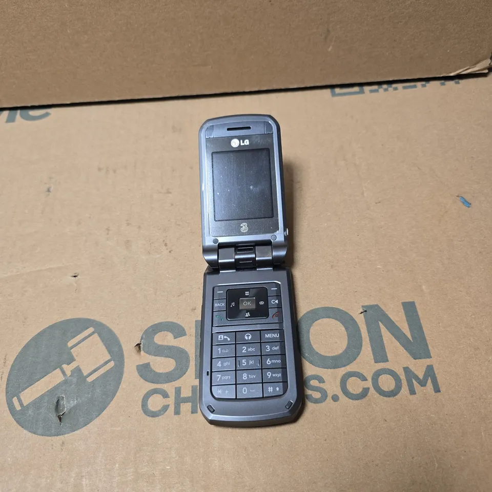 LG FLIP PHONE U450
