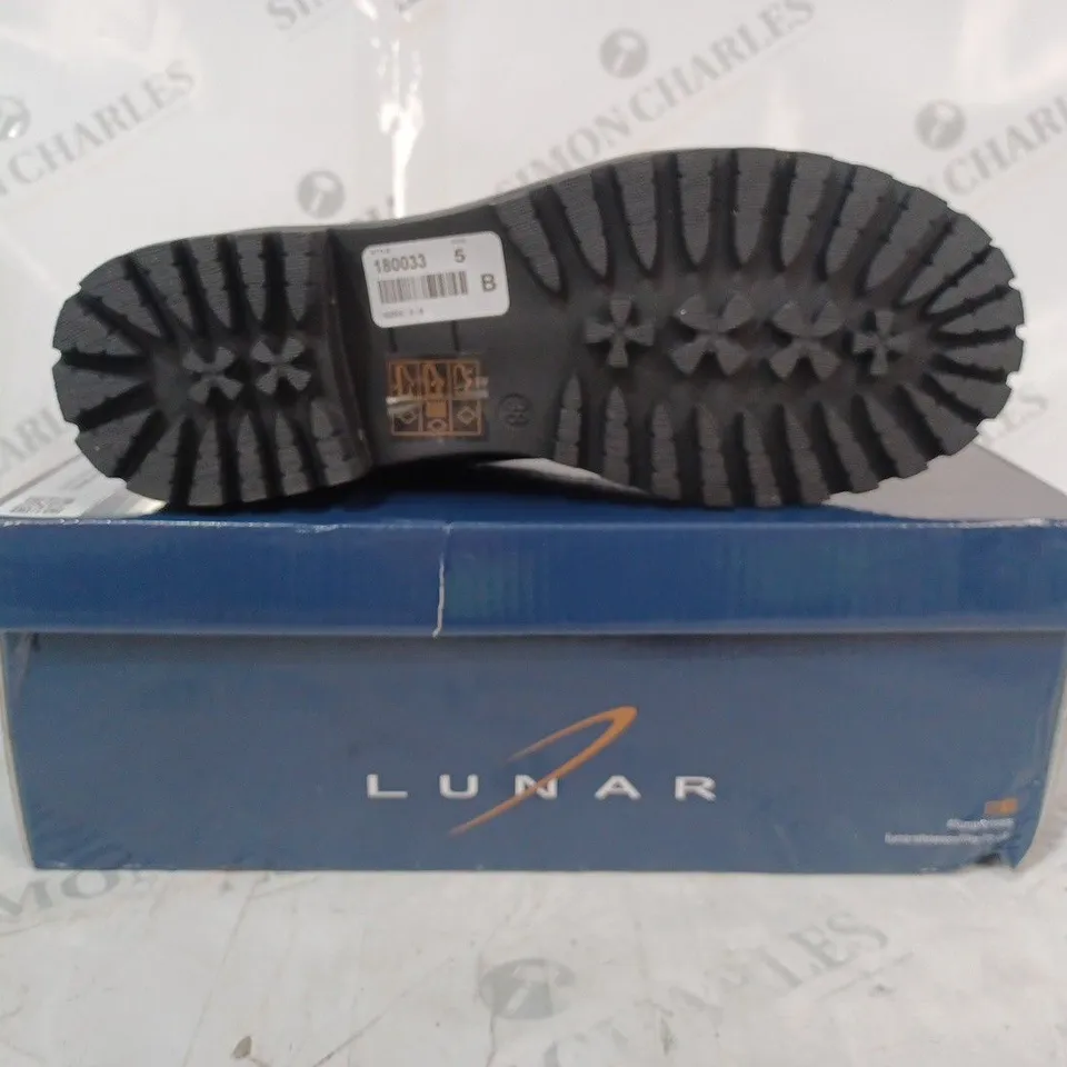 BOXED PAIR OF LUNAR ANKLE BOOTS IN NAVY UK SIZE 5