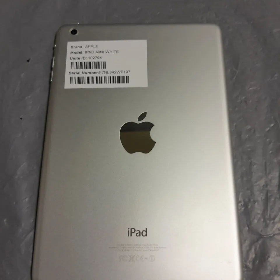UNBOXED APPLE IPAD MINI IN WHITE - A1432
