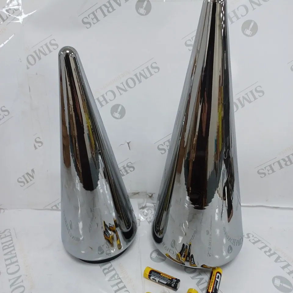BOXED KELLY HOPPEN SET OF 2 INDOOR OUTDOOR PRELIT GLASS DECOR - REFLECTIVE CONES