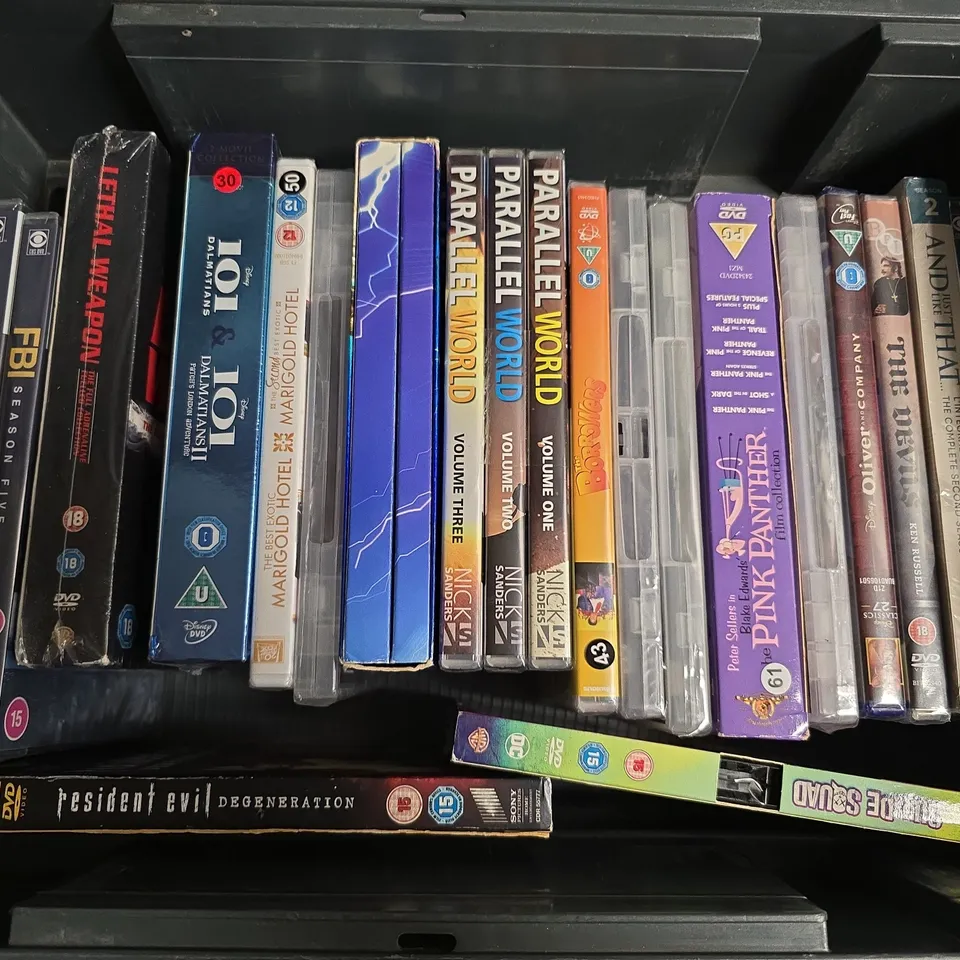 APPROXIMATELY 20 ASSORTED DVDS TO INCLUDE PINK PANTHER FILM COLLECTION, LETHAL WEAPON FULL ADRENALINE FUELLED COLLECTION, BACK TO THE FUTURE TRILOGY, ETC