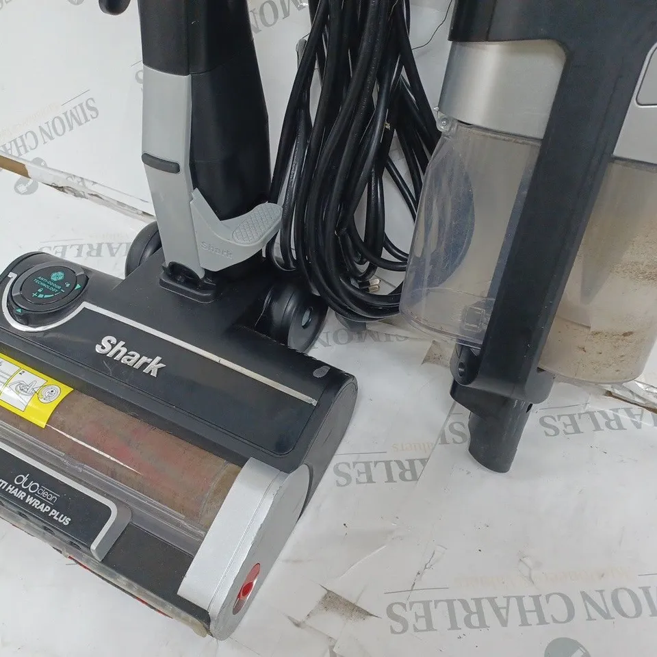 SHARK STRATOS ANTI HAIR WRAP PET PRO VACUUM CLEANER