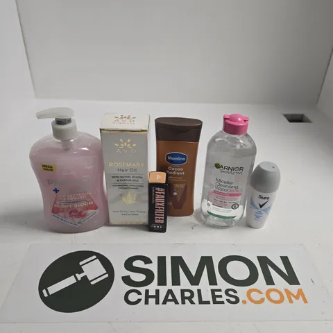 APPROXIMATELY 15 ASSORTED HEALTH & BEAUTY PRODUCTS TO INCLUDE AVD ROSEMARY HAIR OIL, GARNIER CLEANSING WATER, SURE COTTON DRY, ETC - COLLECTION ONLY