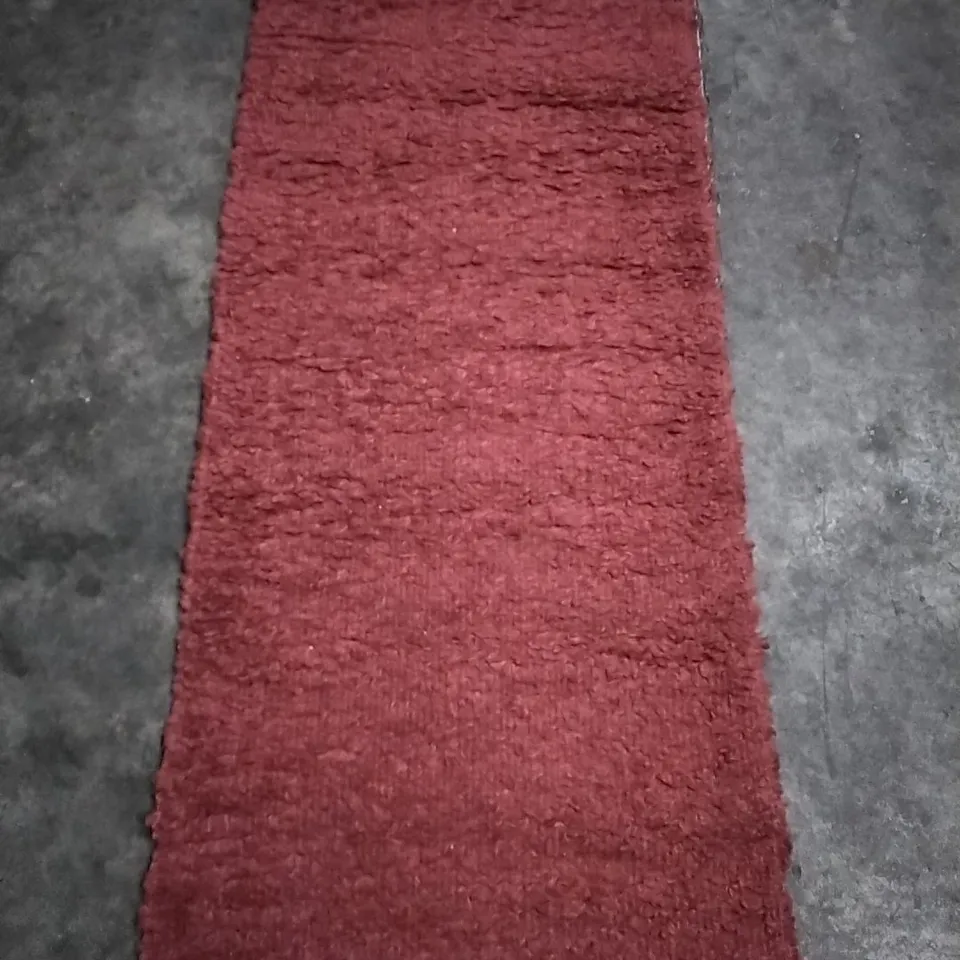 LAKELY LOOPED / HOOKED BURGUNDY RUG APPROXIMATELY 67X180CM