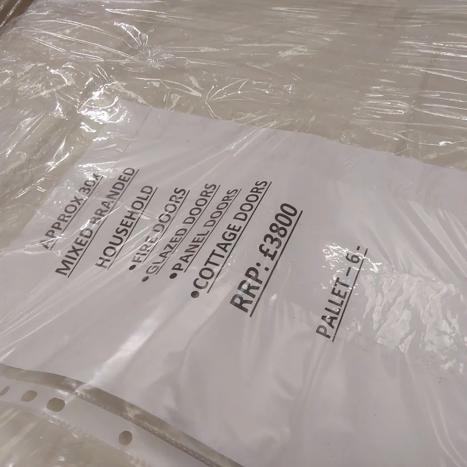 PALLET CONTAINING APPROXIMATELY 30x MIXED BRANDED HOUSEHOLD FIRE DOORS, GLAZED DOORS, PANEL DOORS, COTTAGE DOORS ECT