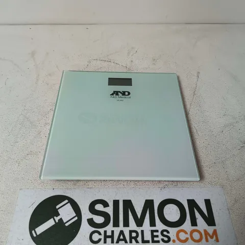 A&D MEDICAL UC-502 GLASS TOPPED PERSONAL SCALE