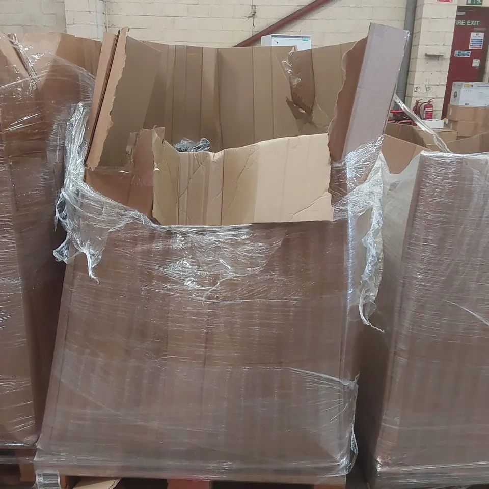 PALLET CONTAINING APPROXIMATELY 250x BRAND NEW ASSORTED DESIGNER CLOTHING ITEMS INCLUDING: SIMPLY BE DRESS, ELLA KNICKERS, SIMPLY BE TOP, JD WILLIAMS TOP ECT