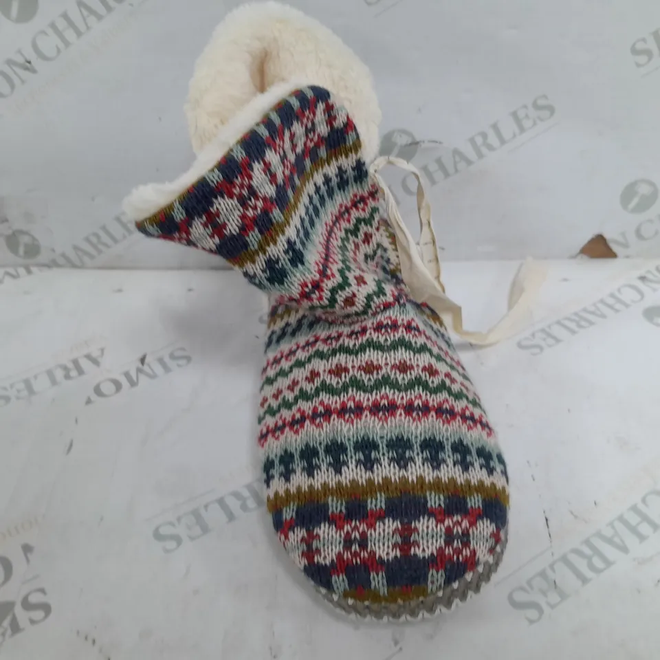 BOXED PAIR OF SEASALT CORNWALL SNOOZE SLIPPERS IN FLORAL - UK M/L