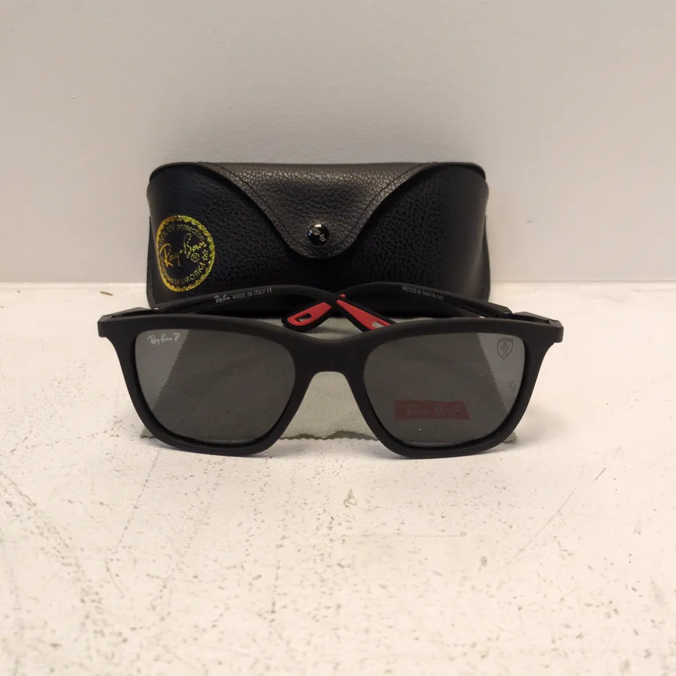 RAY-BAN SUNGLASSES - BLACK PLASTIC FRAME