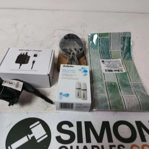 APPROXIMATELY 15 ASSORTED HOUSEHOLD PRODUCTS TO INCLUDE FROG ORNAMENT , PLUG ADAPTOR ETC...