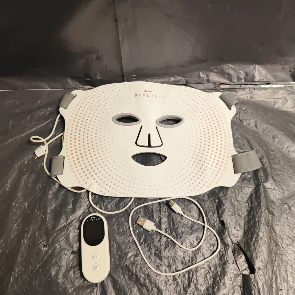 STYLEPRO LED FACIAL MASK WITH REMOTE – WHITE