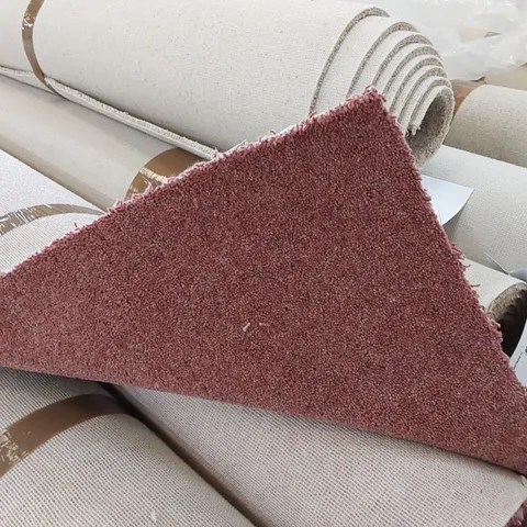 ROLL OF QUALITY GLF DIM HEATHERS CARPET // SIZE: APPROX. 5 X 2.05m