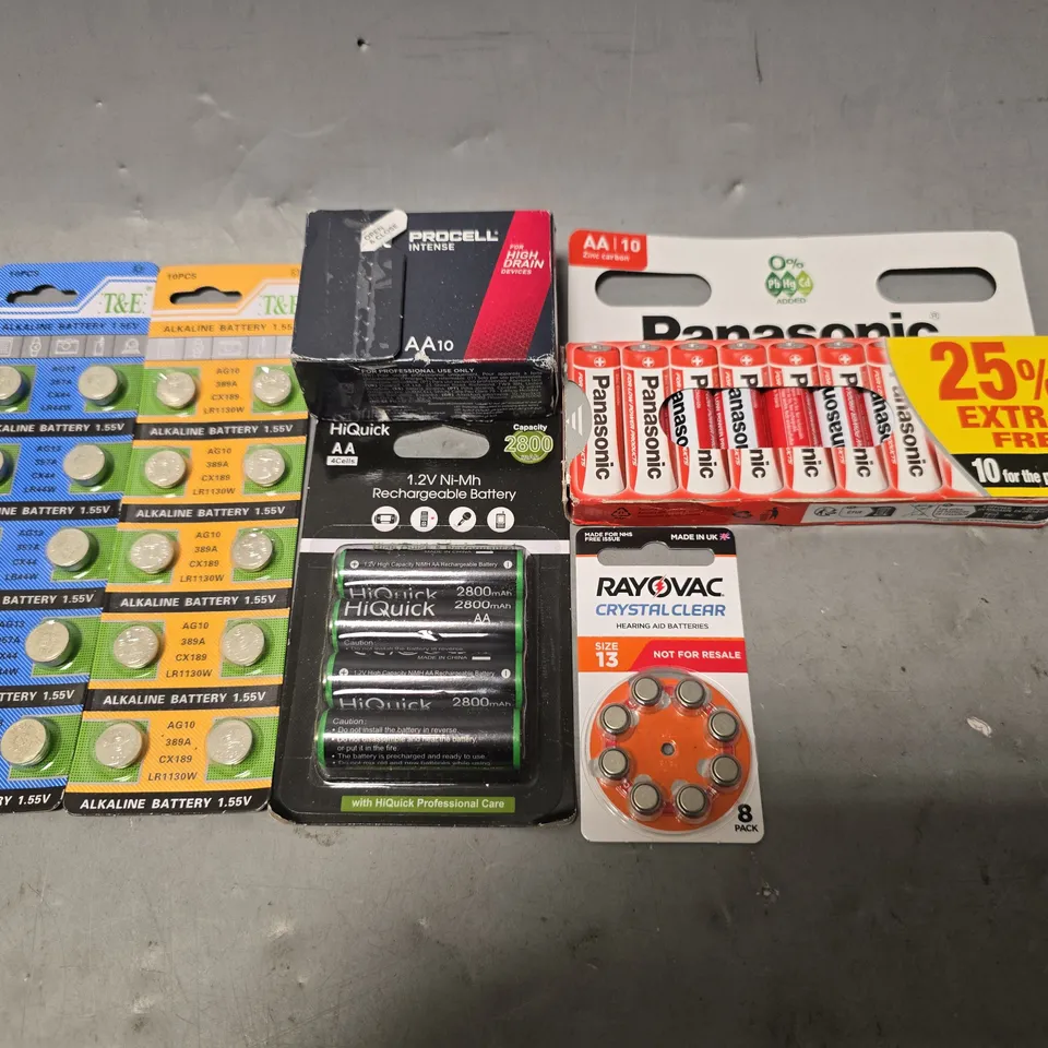 APPROXIMATELY 15 ASSORTED BATTERYS TO INCLUDE -PANASONIC AA , HIQUICK AA , PROCELL AA ETC