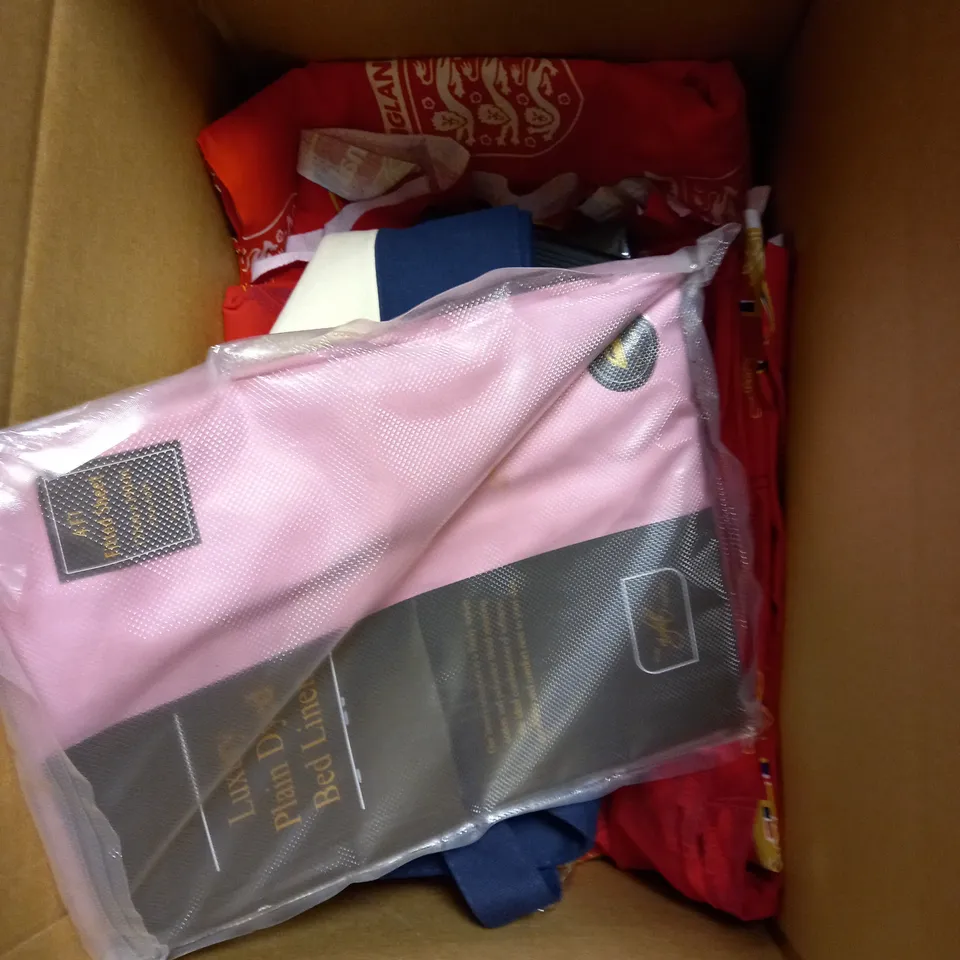 BOX OF APPROXIMATELY 15 ASSORTED HOUSEHOLD ITEMS TO INCLUDE LAPTOP STAND, TABLET PROTECTIVE CASE, BED LINEN ETC