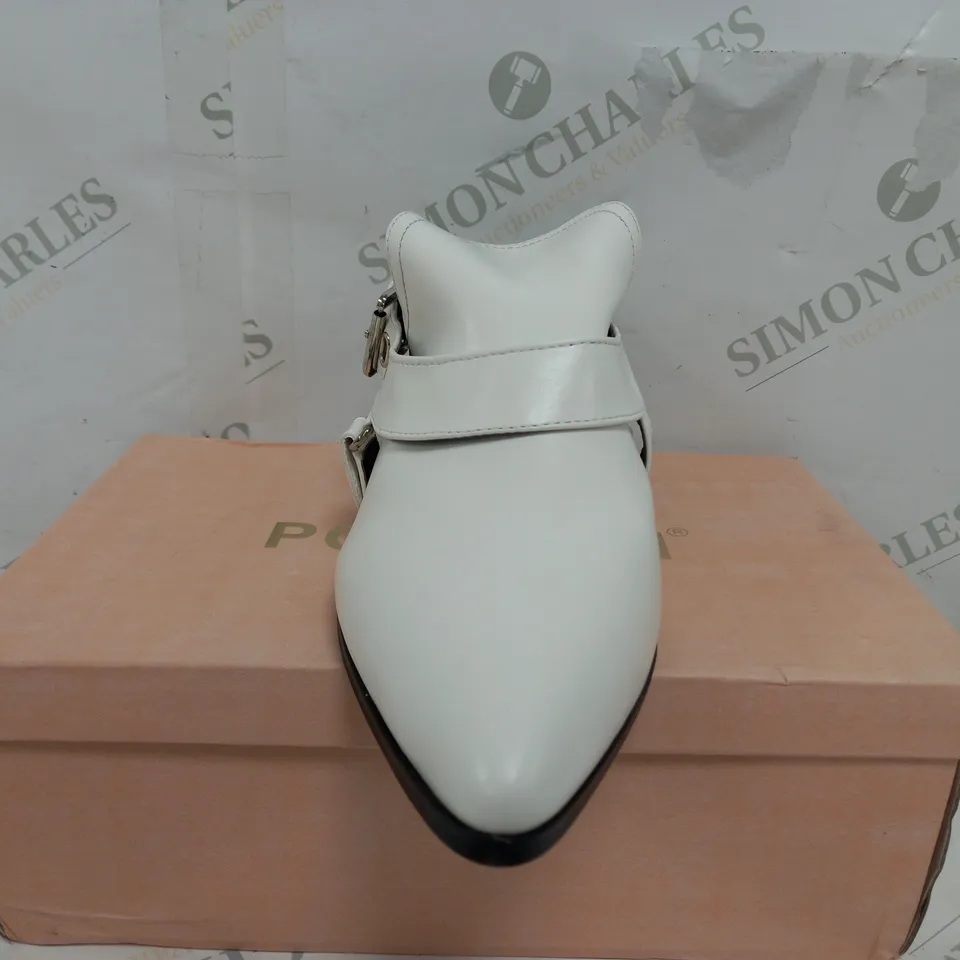 BOXED PAIR OF POTI PATI HEELED BUCKLE WHITE SHOES - EU 41