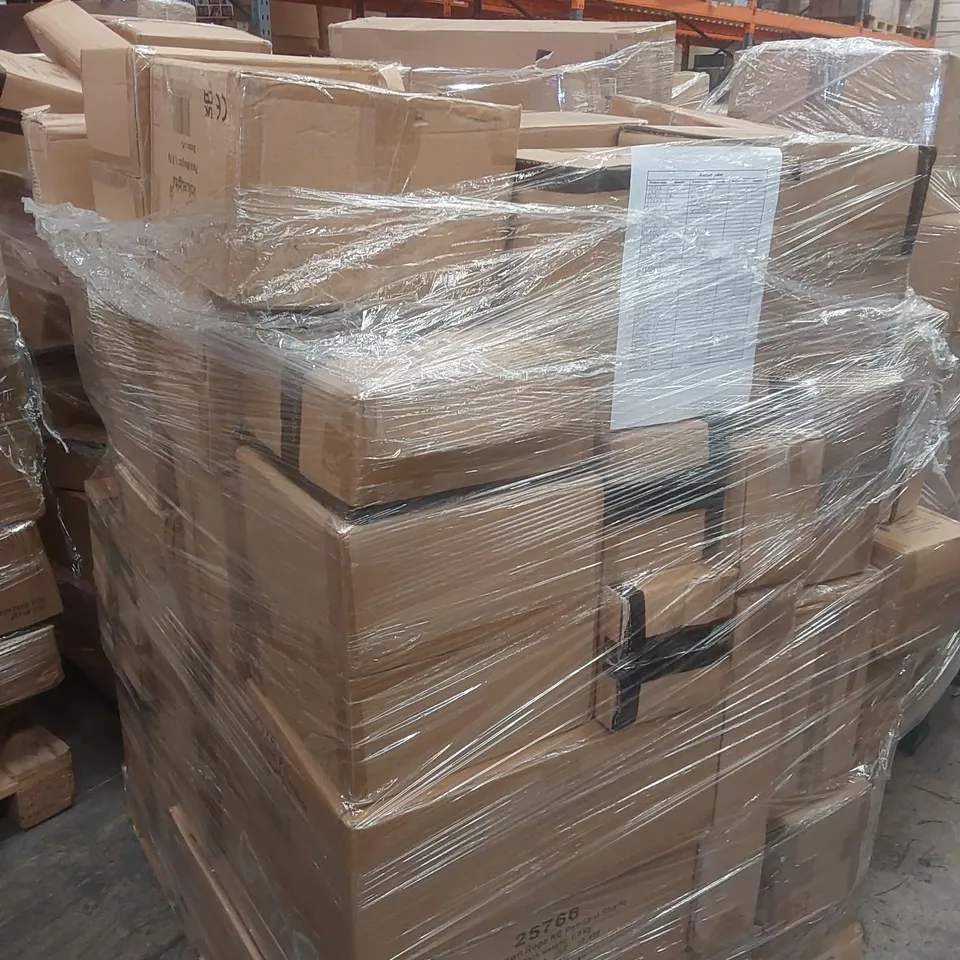 PALLET CONTAINING A LARGE QUANTITY OF ASSORTED LIGHTING PRODUCTS