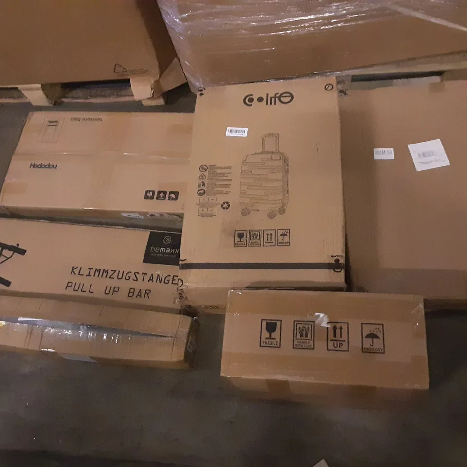 PALLET OF ASSORTED PRODUCTS INCLUDING COLIFE SUITCASE, BEMAXX PULL UP BAR, HODODOU GARMENT RACK, ARTIFICIAL BOXWOOD PANELS, YONISEE OFFICE CHAIR, GARDEN KNEELER