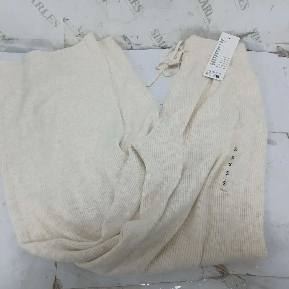 UNIQLO CORD PANTS IN WHITE - SMALL