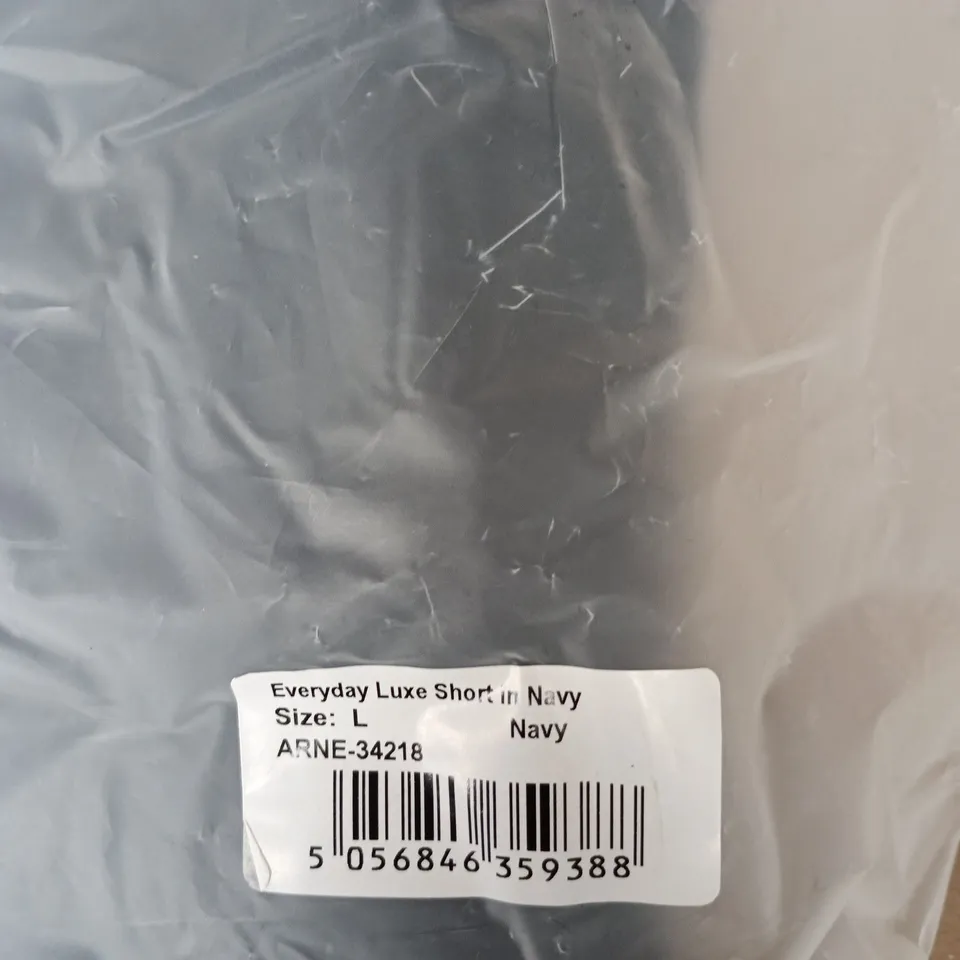 ARNE EVERYDAY LUXE SHORT IN NAVY – UK SIZE L