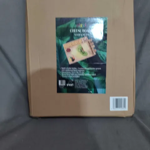 GIGGI CHEESE BOARD WITH KNIVES – BAMBOO WOOD