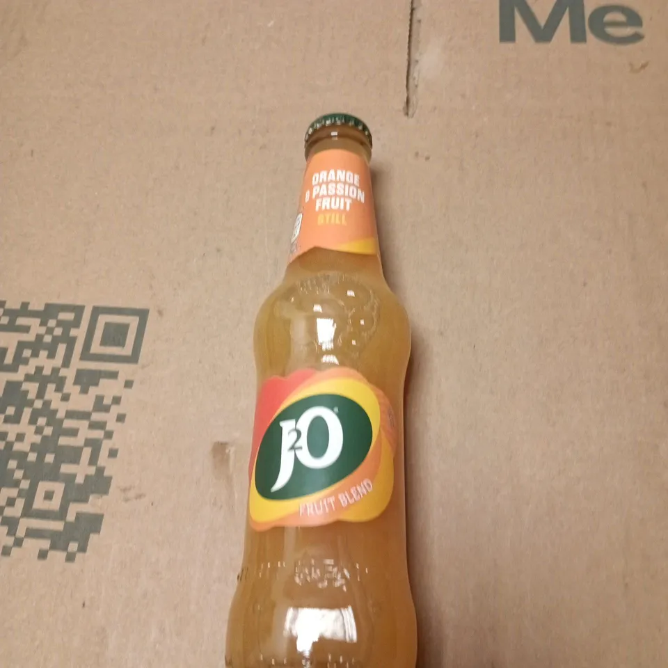 APPROXIMATELY 18 ASSORTED DRINK ITEMS INCLUDING J2O AND CADENCE CORE HYDRATION 