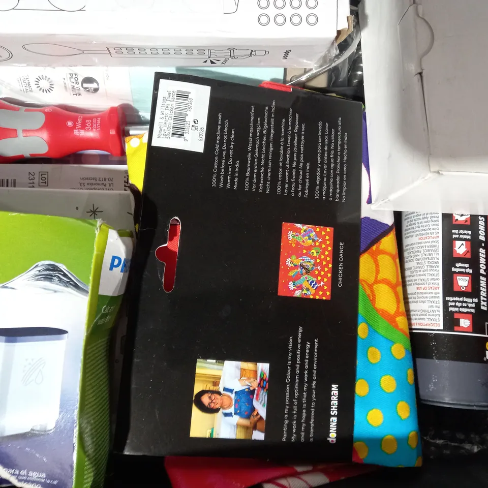 APPROXIMATELY 10 ASSORTED HOUSEHOLD ITEMS TO INCLUDE COMPACT KEY SAFE, EASY-FLO FLUX POWDER, PASSIVE INFRARED DETECTOR, ETC
