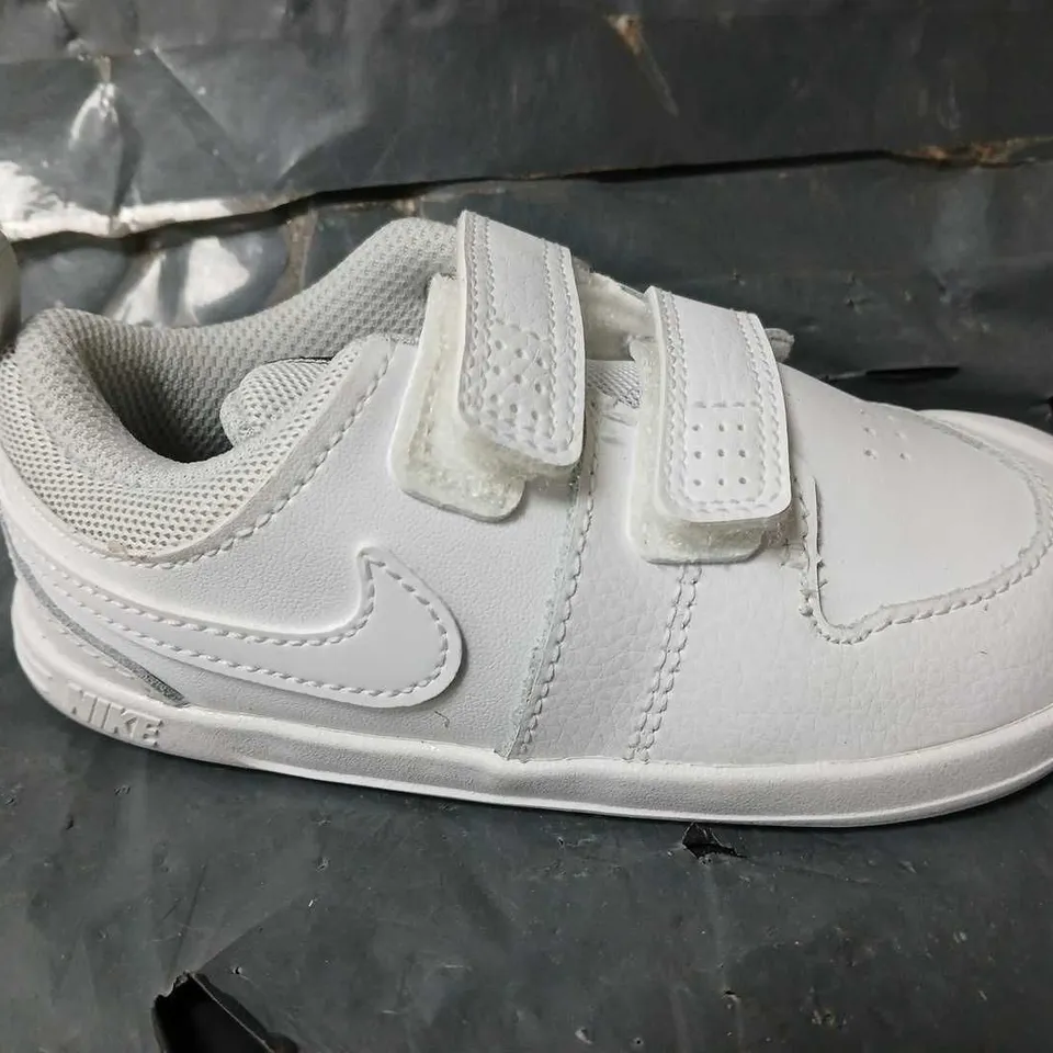 NIKE JUNIOR VELCRO TRAINERS IN WHITE - UK 7.5