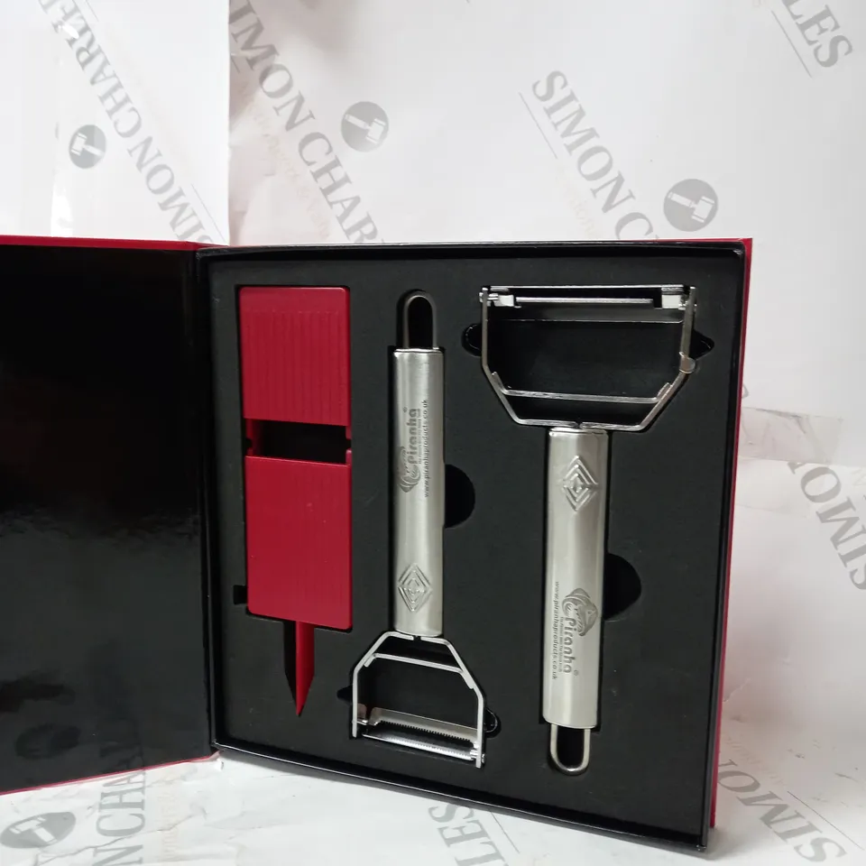 BOXED SET OF PIRANHA PEELERS AND SLICERS