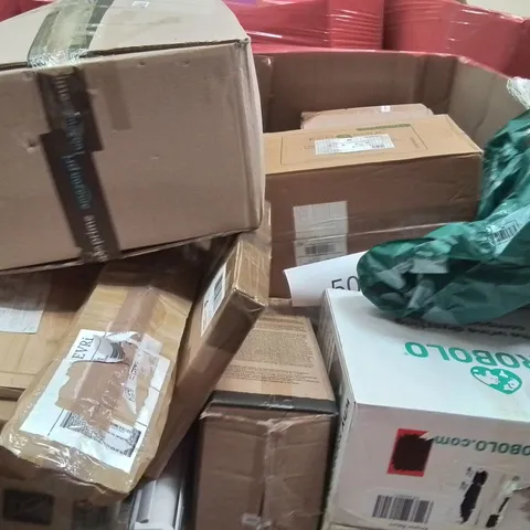 PALLET CONTAINING VARIOUS ASSORTED BOXED HOUSEHOLD ITEMS TO INCLUDE: COMPOSTING TOILET, PLAYPEN, CHOPPING BOARD, BUGGY BOARD AND LOTS MORE UNMARKED BOXED ITEMS 