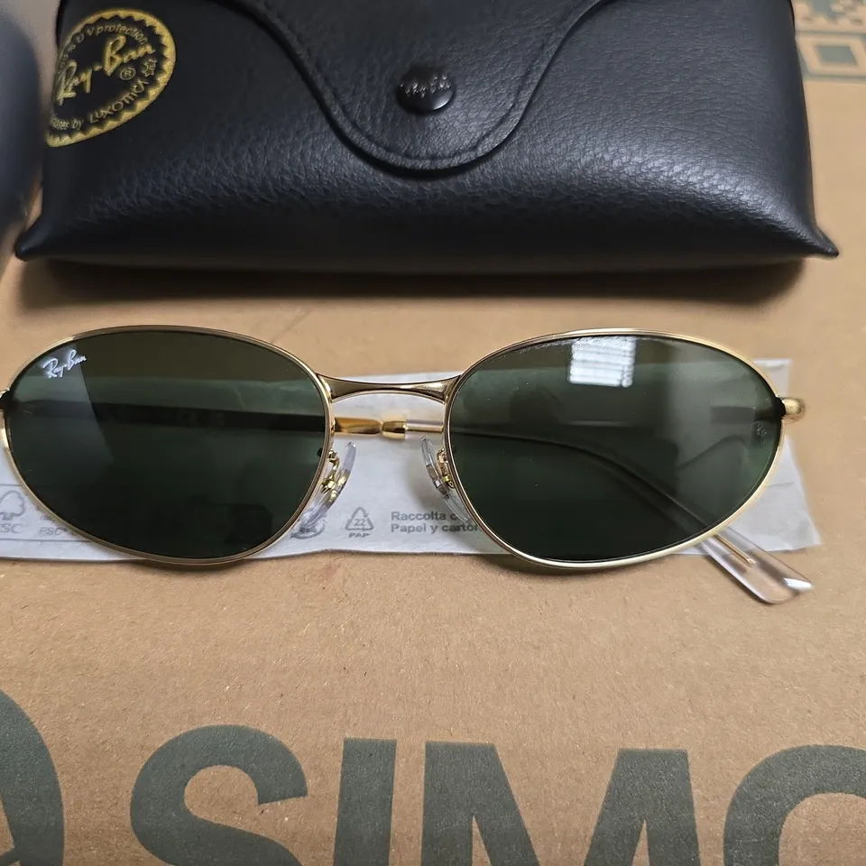 BOXED RAY-BAN AVIATOR SUNGLASSES - GOLD FRAME WITH GREEN LENSES